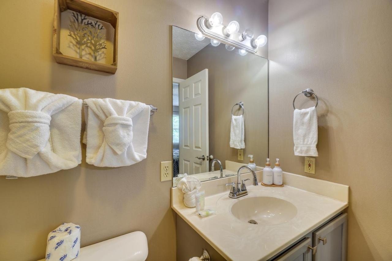 Gatlinburg Vacation Rental Balcony With Hot Tub! Luaran gambar