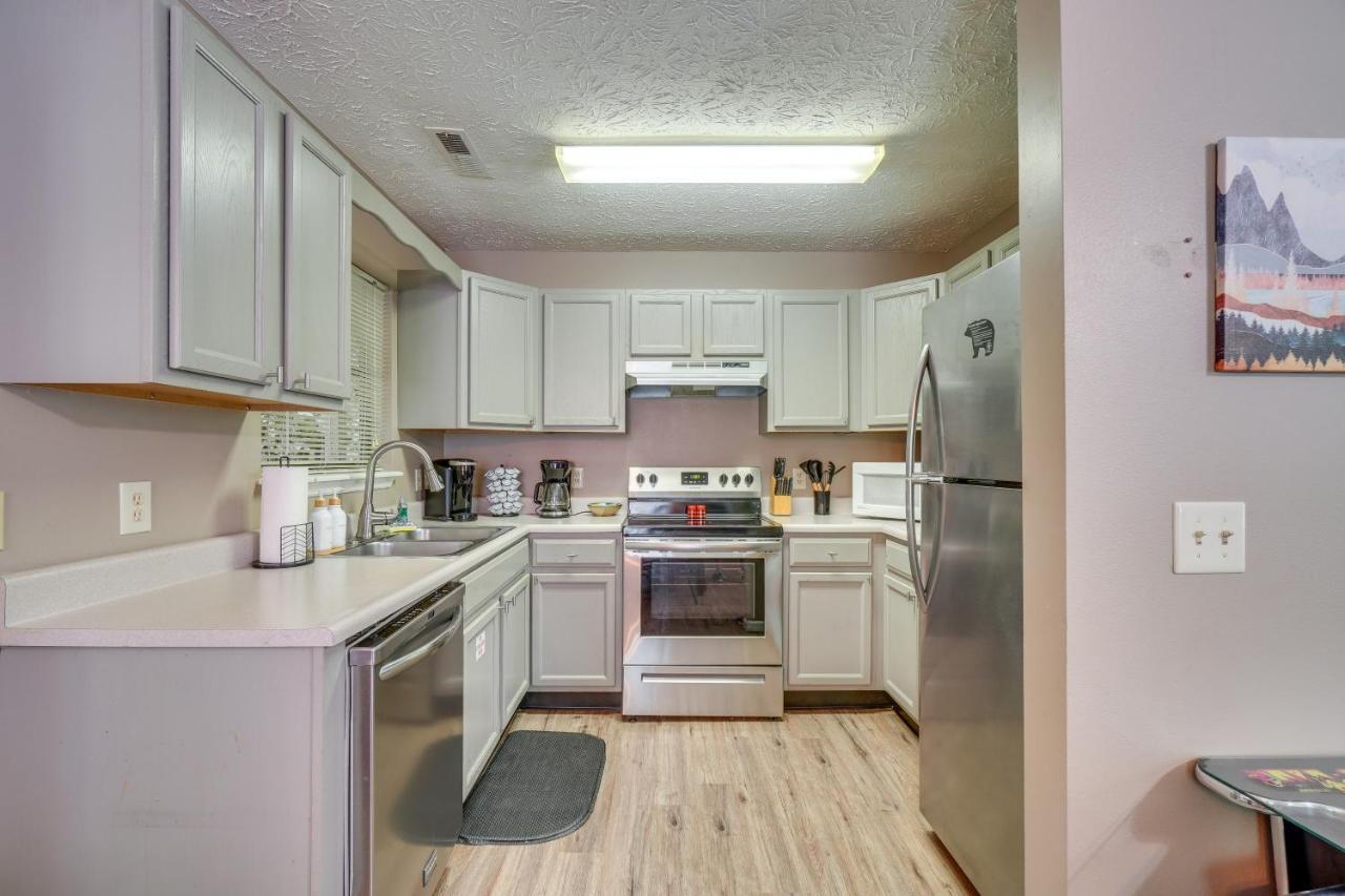 Gatlinburg Vacation Rental Balcony With Hot Tub! Luaran gambar
