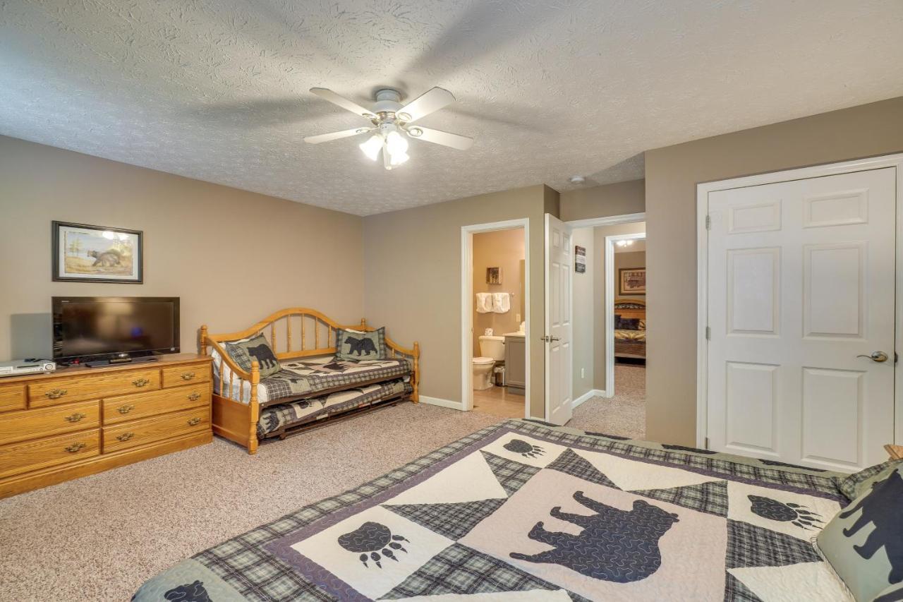 Gatlinburg Vacation Rental Balcony With Hot Tub! Luaran gambar