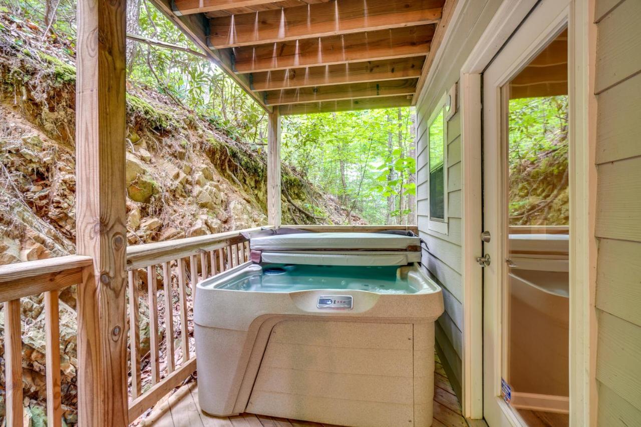 Gatlinburg Vacation Rental Balcony With Hot Tub! Luaran gambar
