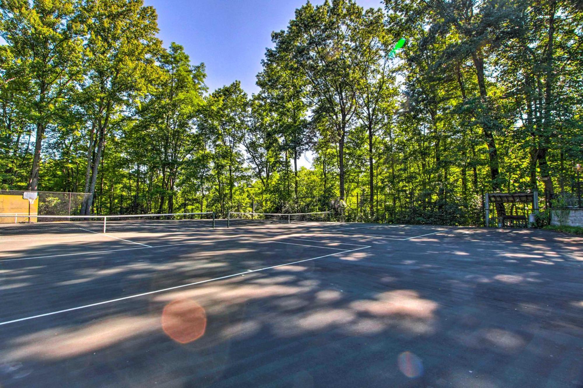 Gatlinburg Vacation Rental Balcony With Hot Tub! Luaran gambar