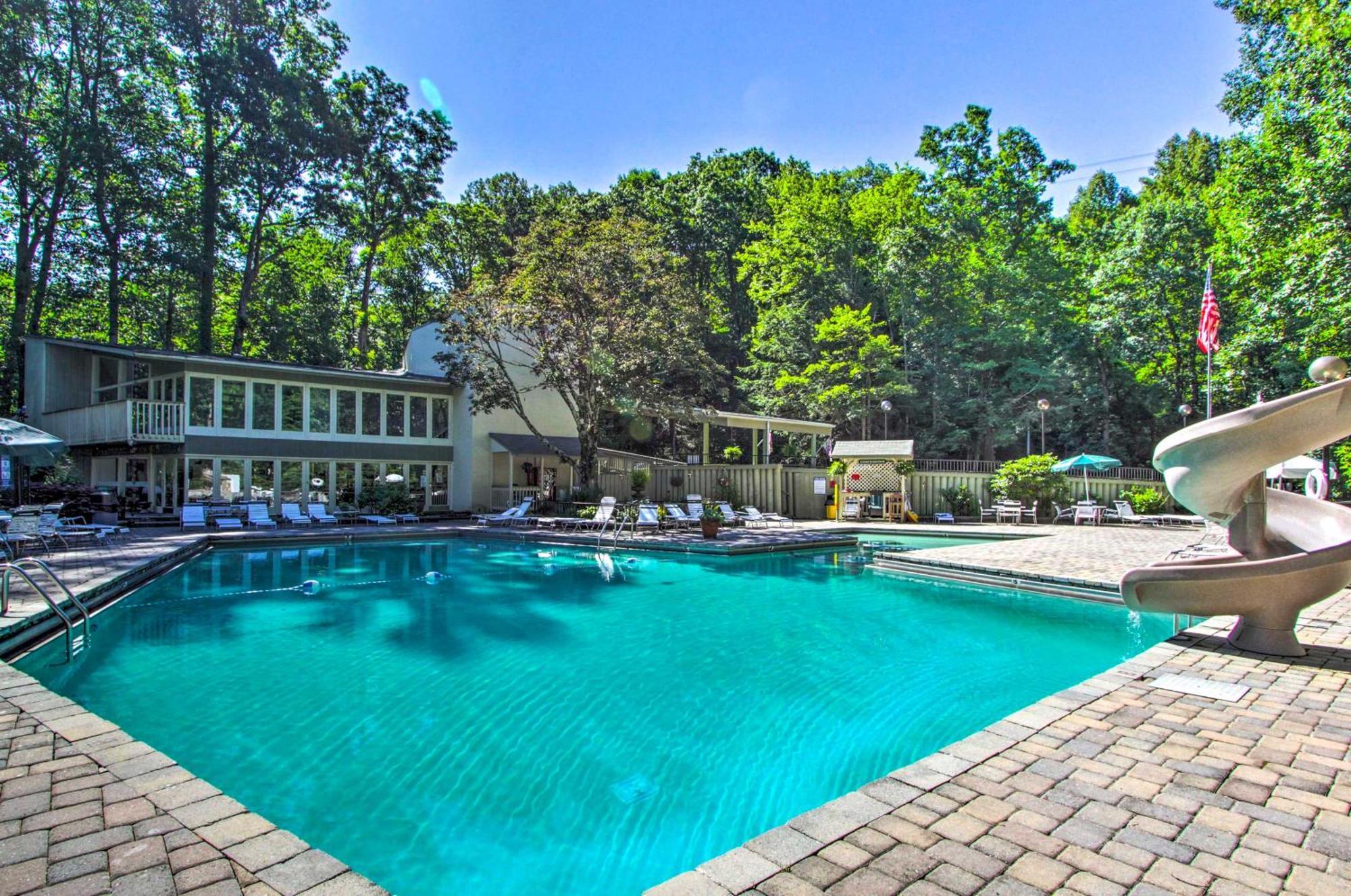 Gatlinburg Vacation Rental Balcony With Hot Tub! Luaran gambar